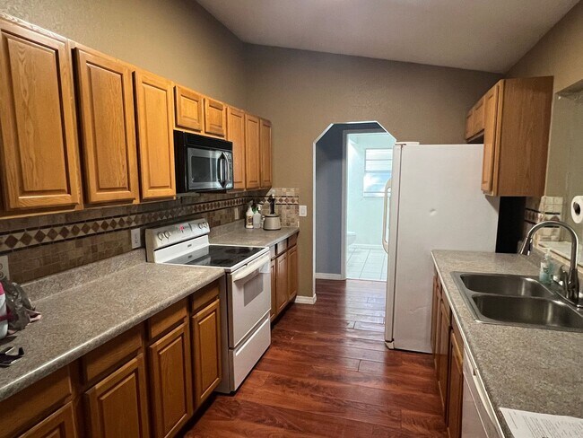 Foto del edificio - 3/2/2 with lanai in PC