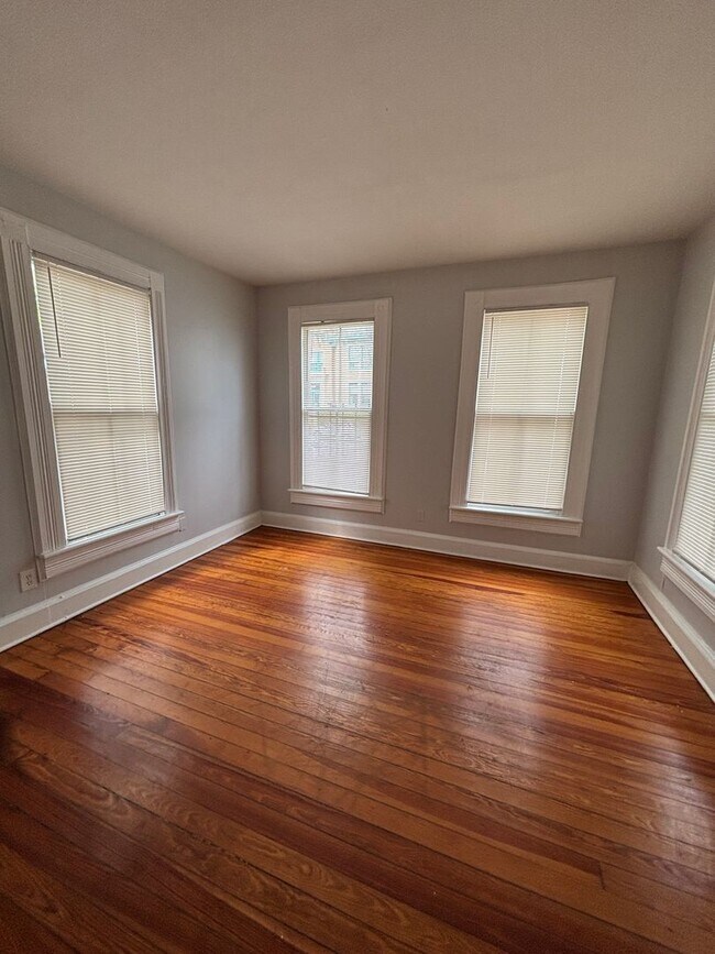 Foto del edificio - 315 E 37th St