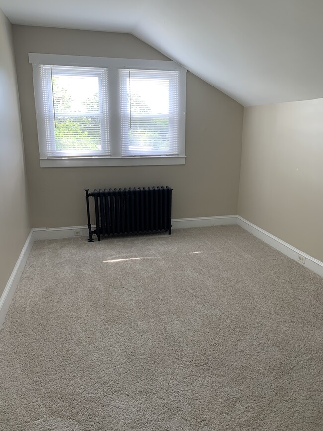 Building Photo - 2403 Halcyon Ave