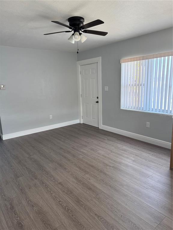 Building Photo - 1160 Lakeview Dr