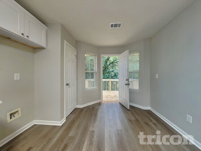 Foto del edificio - 11569 Registry Blvd