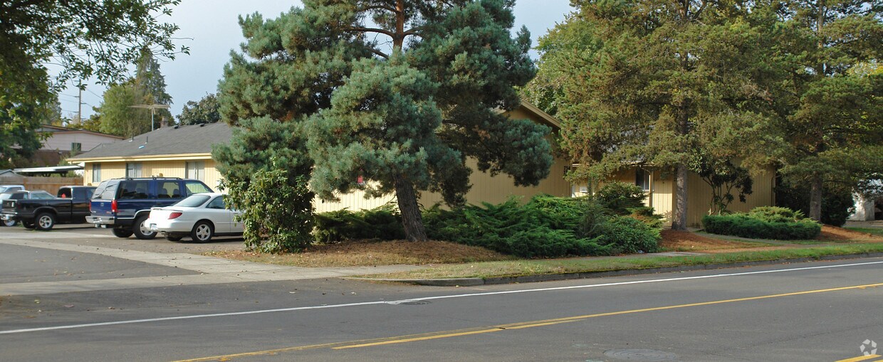 Foto del edificio - 710-734 Pine St NE