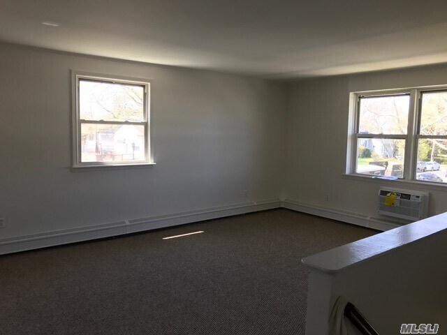 Building Photo - 156 Flower Rd