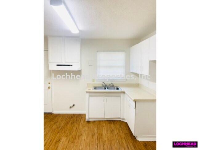 Foto del edificio - 2637 Marbella Ln