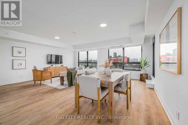 Building Photo - 36-336 Brentcliffe Rd