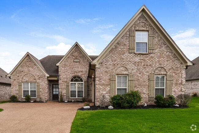 Building Photo - 2647 Champion Hills Dr