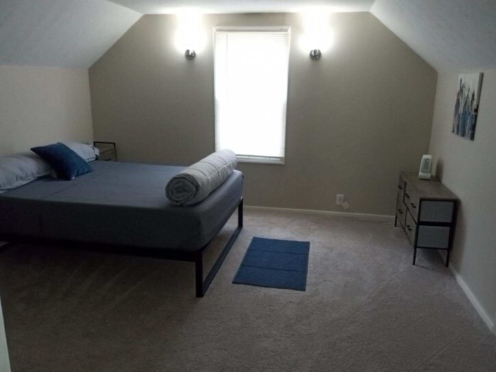 Foto principal - 5921 Merrill Ave