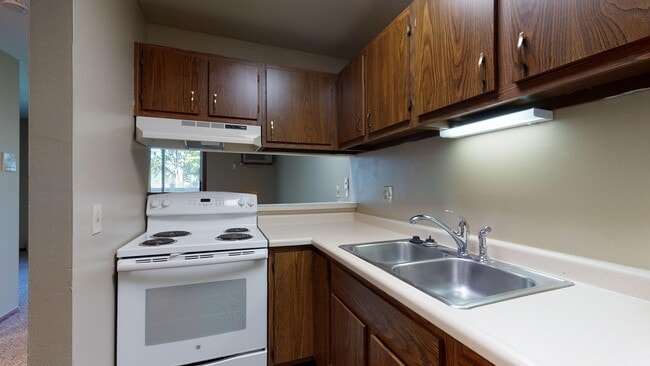 Building Photo - Grand Canyon Apartments