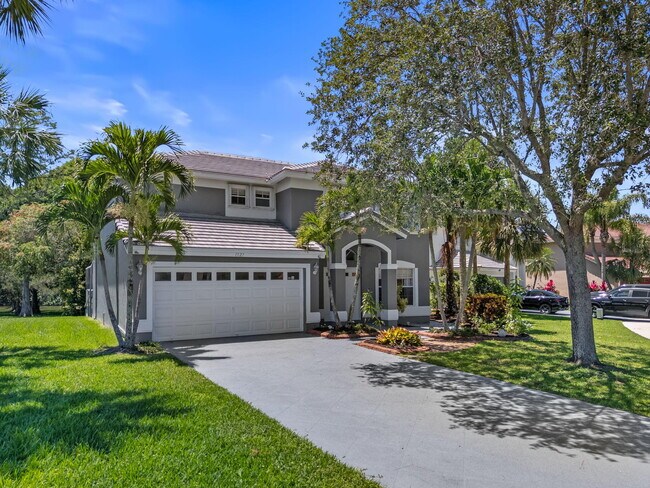 Building Photo - 1527 S Club Dr