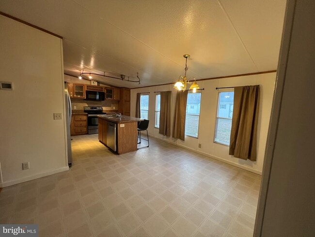 Foto del edificio - 5738 Big Stone Beach Rd