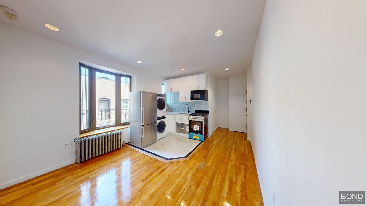 Foto principal - 237 E 5th St