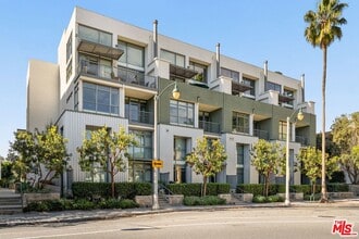 Building Photo - 13045 Pacific Promenade