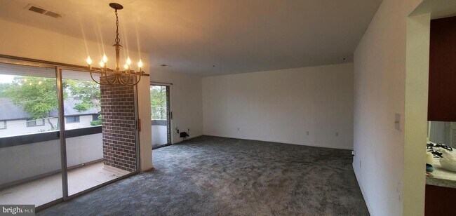 Building Photo - 10202 Prince Pl
