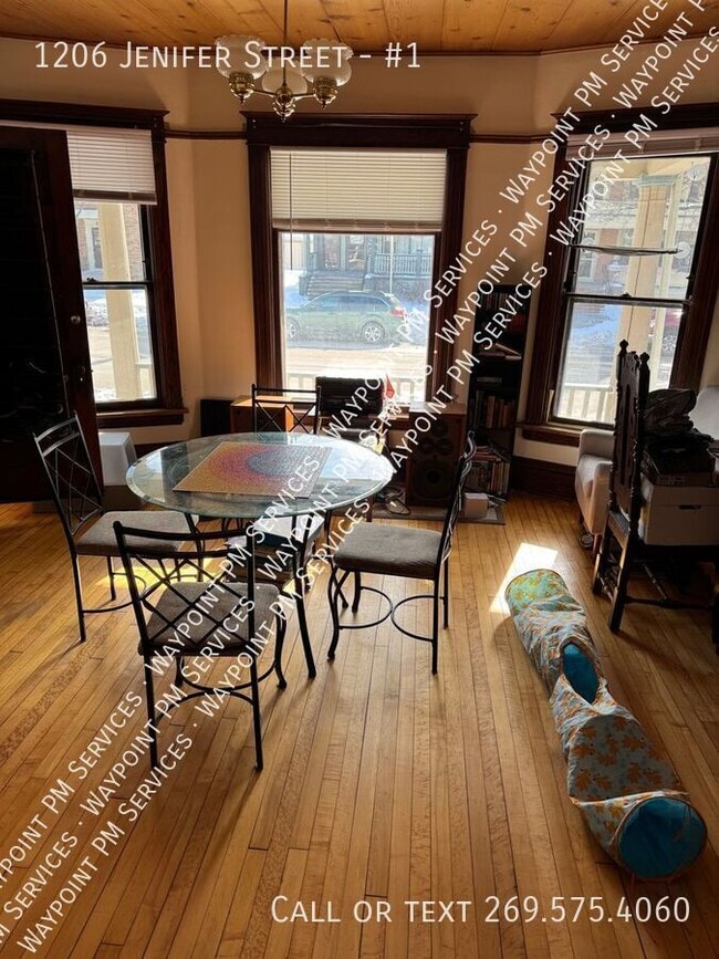 Foto del edificio - 1206 Jenifer St