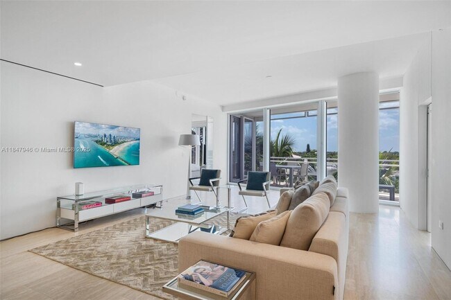 Foto del edificio - 9001 Collins Ave
