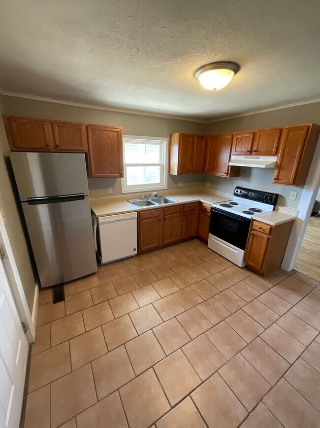 Foto del edificio - ***AUGUST 2027*** 4 Bedroom House - 5 Person Occupancy