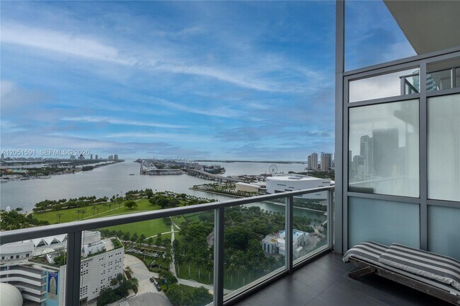 Foto del edificio - 1100 Biscayne Blvd
