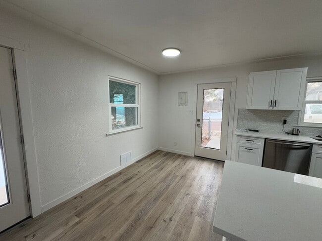 Building Photo - Charming Newly Remodeled 3-Bedroom Ranch Home with Modern Upgrades!