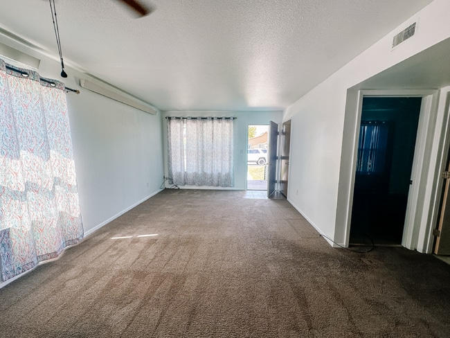 Building Photo - Charming single-level home nestled on Dillon's east side.
