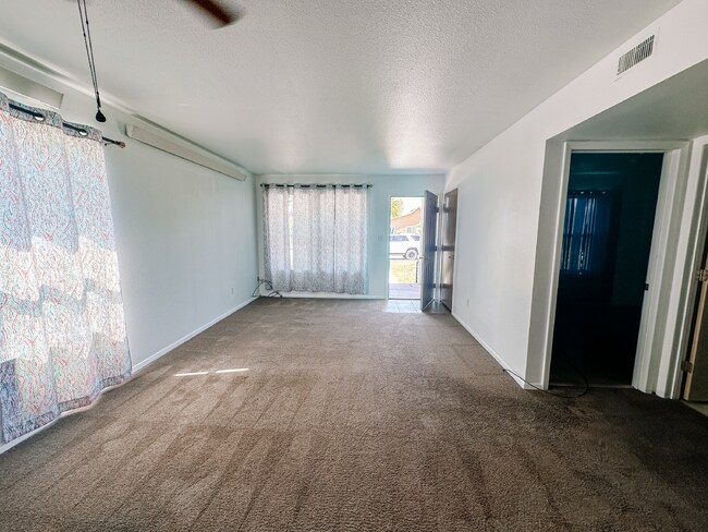 Foto del edificio - Charming single-level home nestled on Dillon's east side.