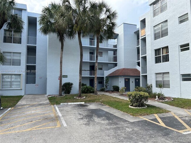 Foto del edificio - 9430 Live Oak Pl