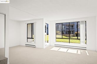 Building Photo - 7 Commodore Dr