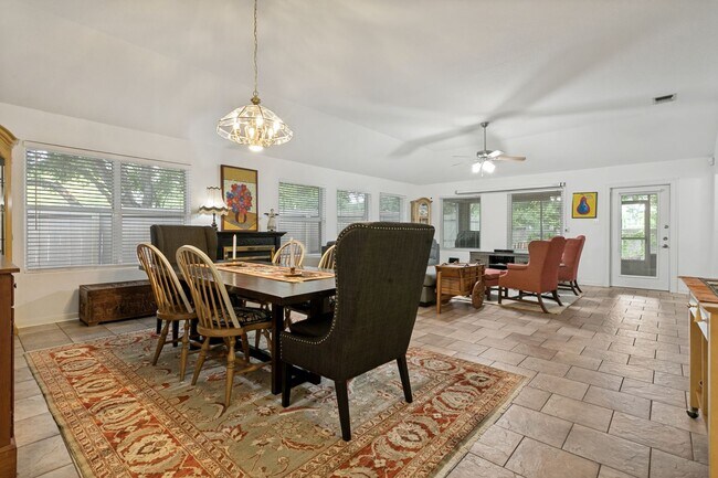 Foto del edificio - 10 Oakwell Farms Pkwy