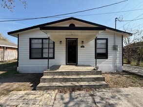 Building Photo - 210 S 1st Ave