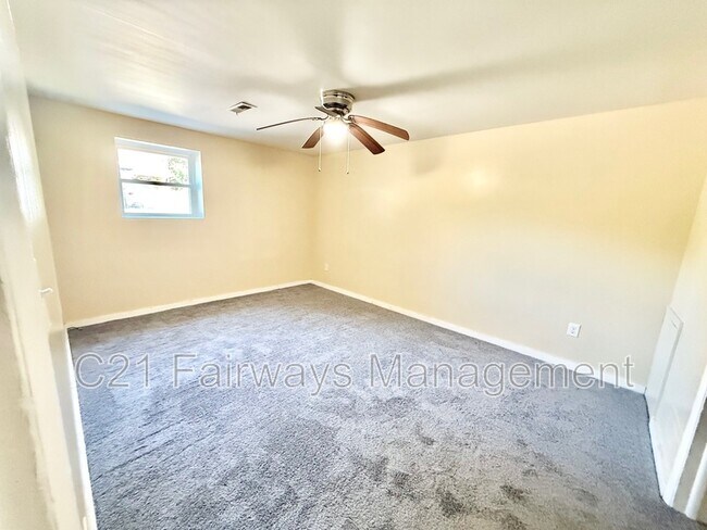 Foto del edificio - 2580 Pitcairn Rd