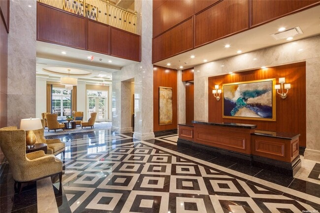 Building Photo - 3000 Royal Ct