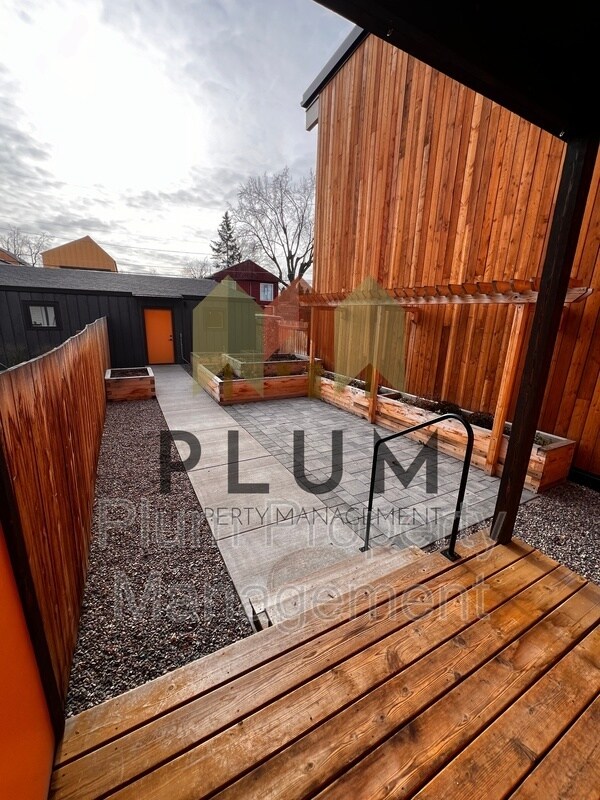 Foto del edificio - 1855 S 3rd St W