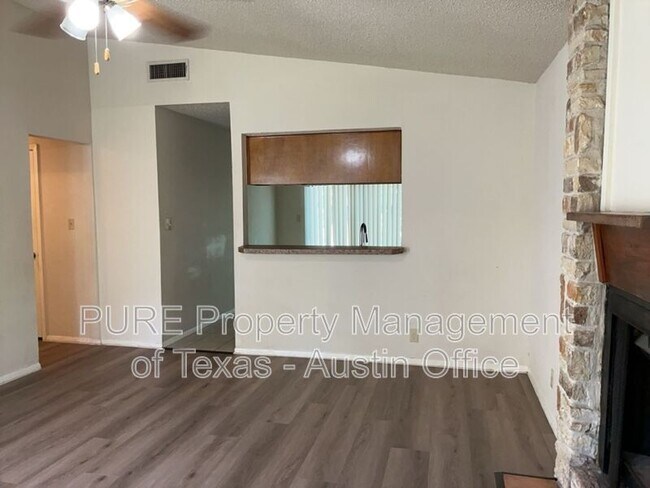 Foto del edificio - 6604 Scrub Oak Ln