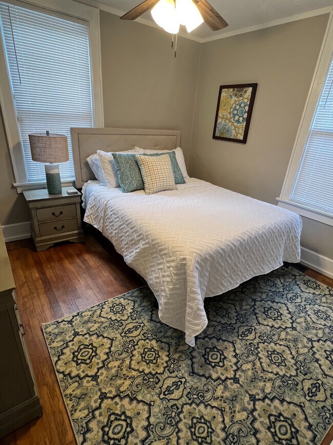 Foto del edificio - 156 Wolford St