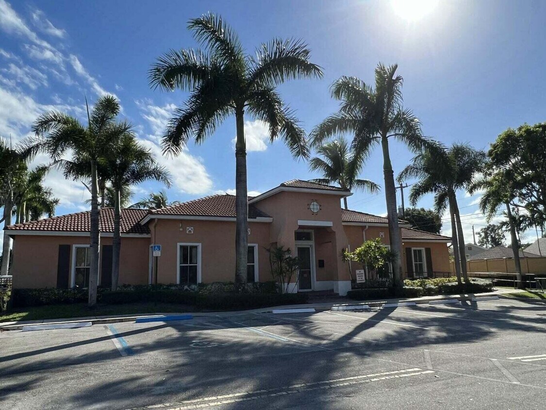 3569 Forest Hill Blvd Unit 112, Palm Springs, FL 33406 Condo for Rent