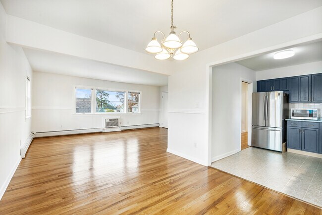 Dining area #2 - 1635 Bergen Blvd