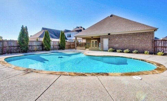 Foto del edificio - 1820 Enclave Hollow Ln E