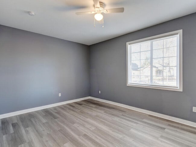 Building Photo - 1711 Nelson Ave