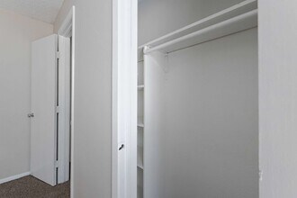 Building Photo - Villas at 1404