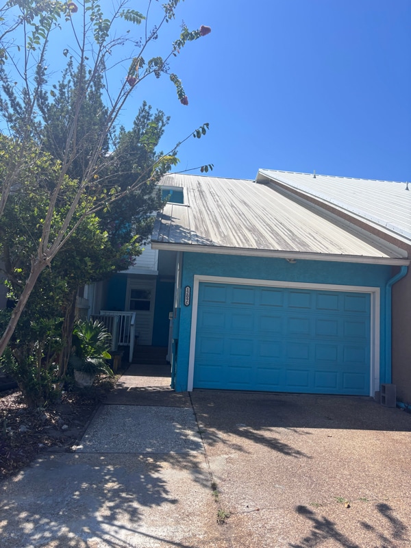 Building Photo - 1209 Capri Dr