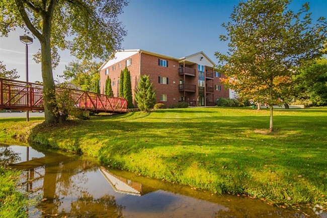 Building Photo - Creek Club Apartments