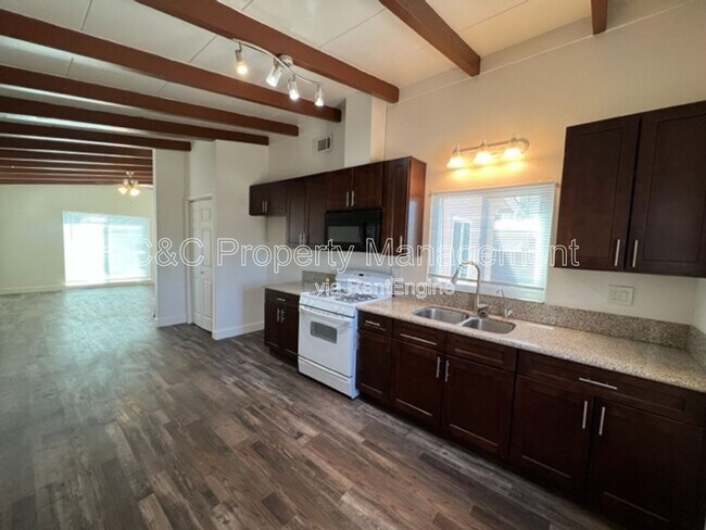 Foto del edificio - 2119 E Griffith Way