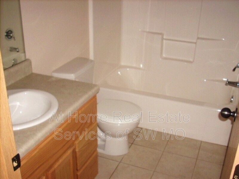 647 S Landen Ave, Republic, MO 65738 Condo for Rent in Republic, MO