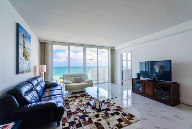 Foto del edificio - 5599 Collins Ave