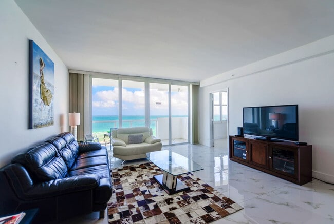 Building Photo - 5599 Collins Ave