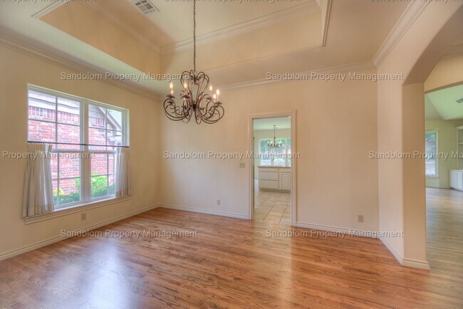 Building Photo - For Lease | Jenks Schools | $2300 Rent
