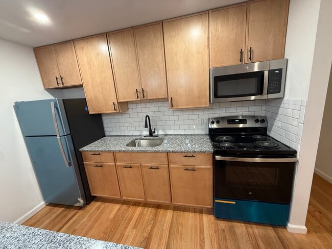 Building Photo - 350 S Wood Ave