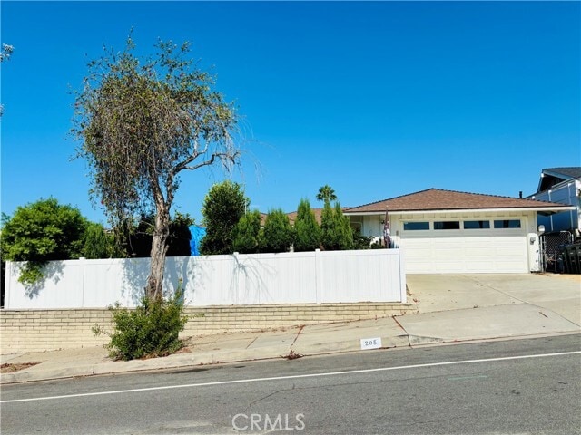 Building Photo - 205 Via Montego