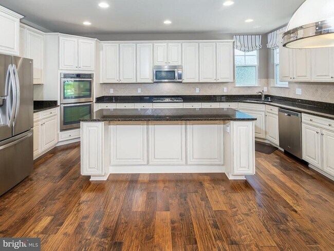 Foto del edificio - 24925 Quimby Oaks Pl