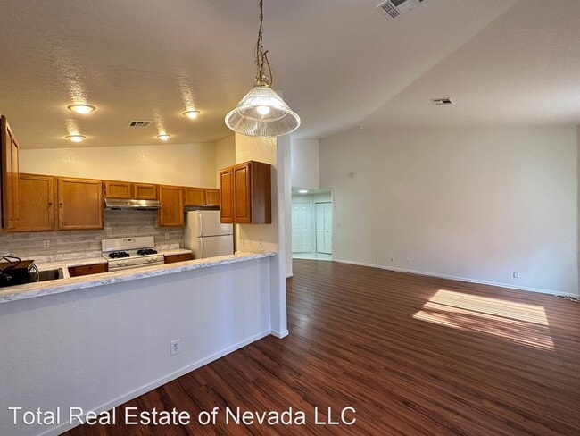 Building Photo - 2 br, 2 bath House - 5062 S Rainbow Blvd #201