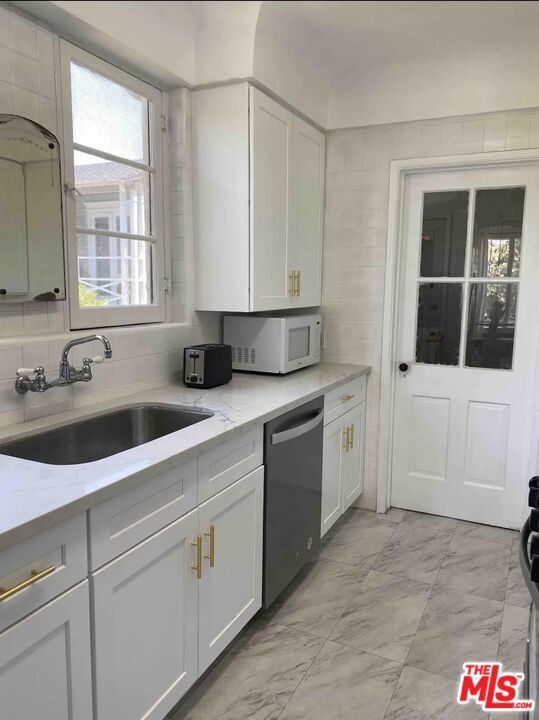 Foto del edificio - 1056 S Orange Grv